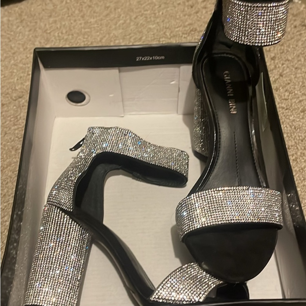 Gianni Bini sparkly heels